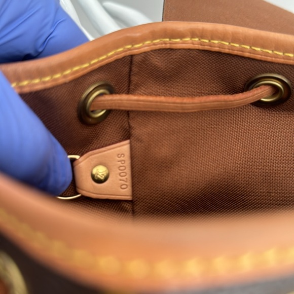 💯 Authentic Louis Vuitton Monogram Montsouris MM W/ Dust Bag - Picture 3 of 16